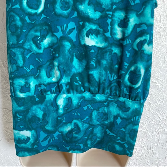 Express Stretchy Close Neck Top Sz L - Picture 7 of 10